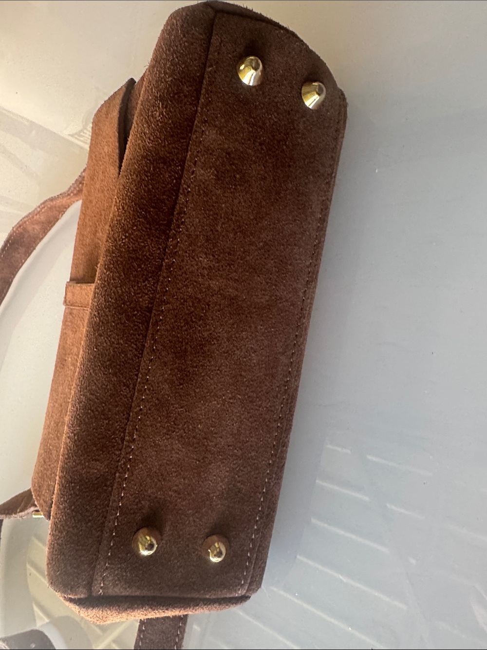 Italian Suede Leather Crossbody with incredible gold hardware and amazing clasp - Picture 3 of 10
